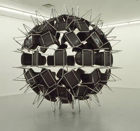 248_M_de_ Broin_The_black_whole_2006